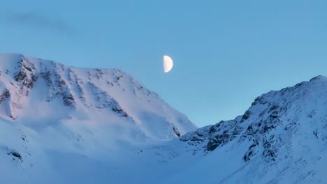 Mondzeitraffer-In-Ushuaia-In-Feuerland,-Argentinien