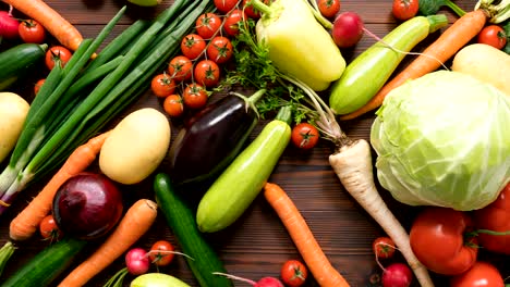 vegetables appear and fill the background then disappear