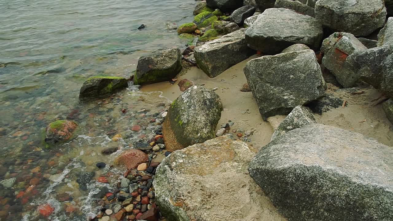 una hermosa vista junto al mar