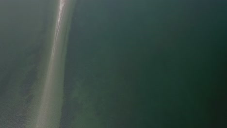 high-aerial-shot,-slow-pan-up-to-reveal-Dead-Man's-Island-in-Washington-State,-USA