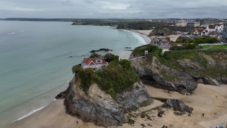 Das-Inselhaus-Newquay-Cornwall-Großbritannien-Drohne,-Luftaufnahme