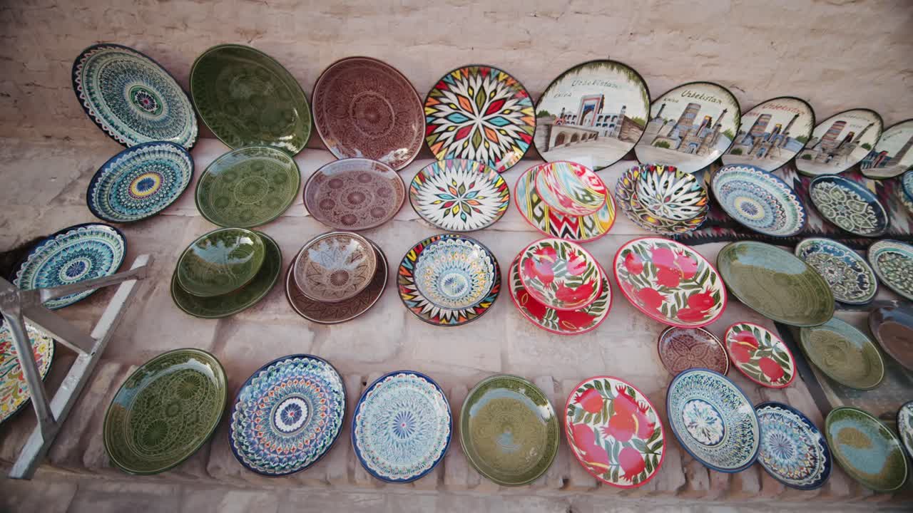 Khiva Uzbekistan Fortress Ichan Kala. Street vendors in Khiva - Clay plates