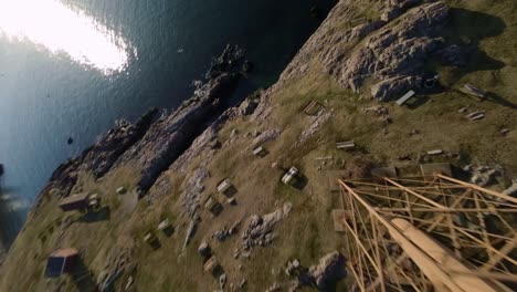 vuelo de un dron fpv hacia el faro de marblehead, massachusetts, estados unidos