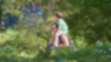 padre e hijo en el parque