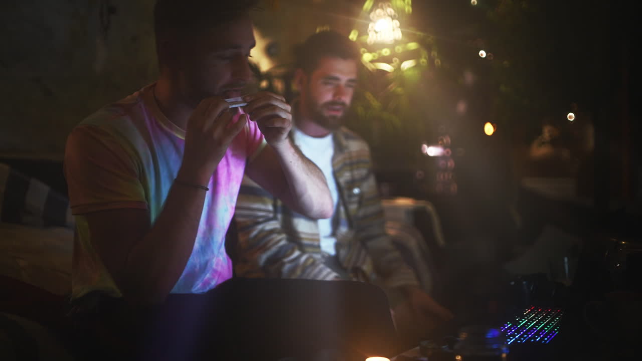 no hay nada como un buen porro al final del día.