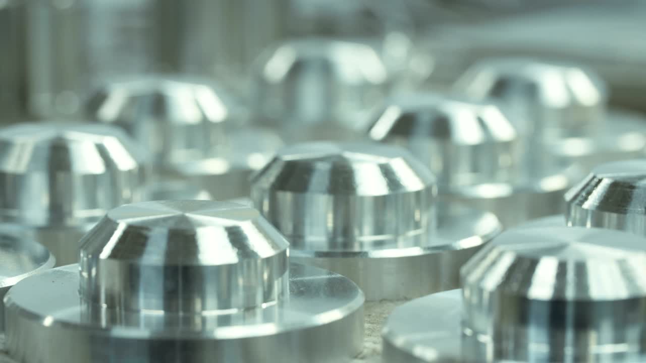 정밀 금속 부품을 만드는 데 쓰이는 도자기