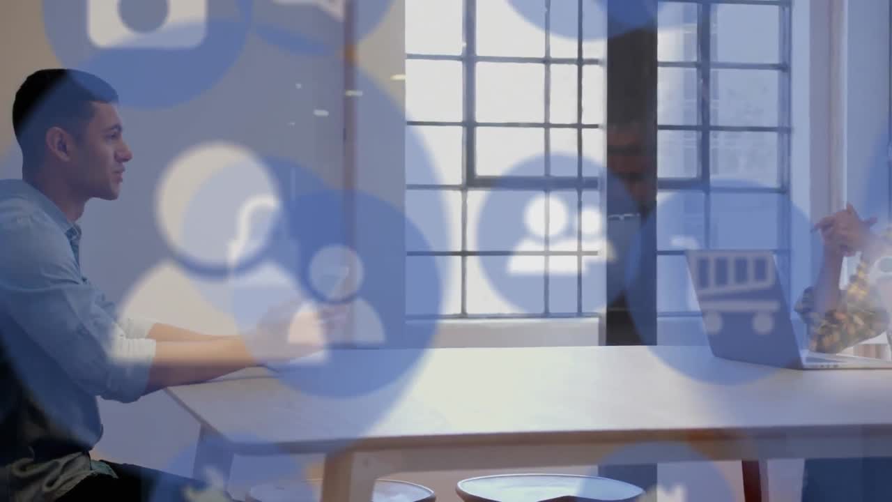 태블릿을 사용하는 사업가에 대한 디지털 아이콘의 애니메이션