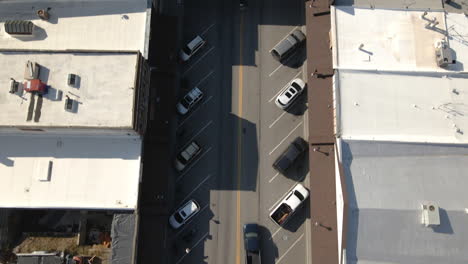 Top-down-view-on-street-and-parking-in-Cashmere,-Washington,-USA