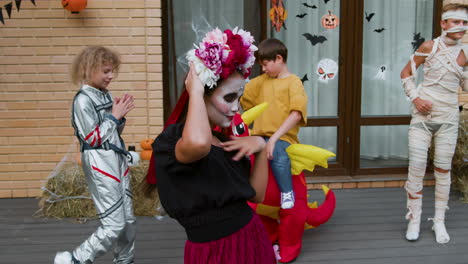 niños en Halloween