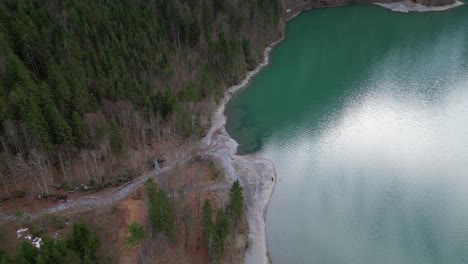 Klöntalersee-Switzerland-Glarus-aerial-over-the-beach-with-pretty-water