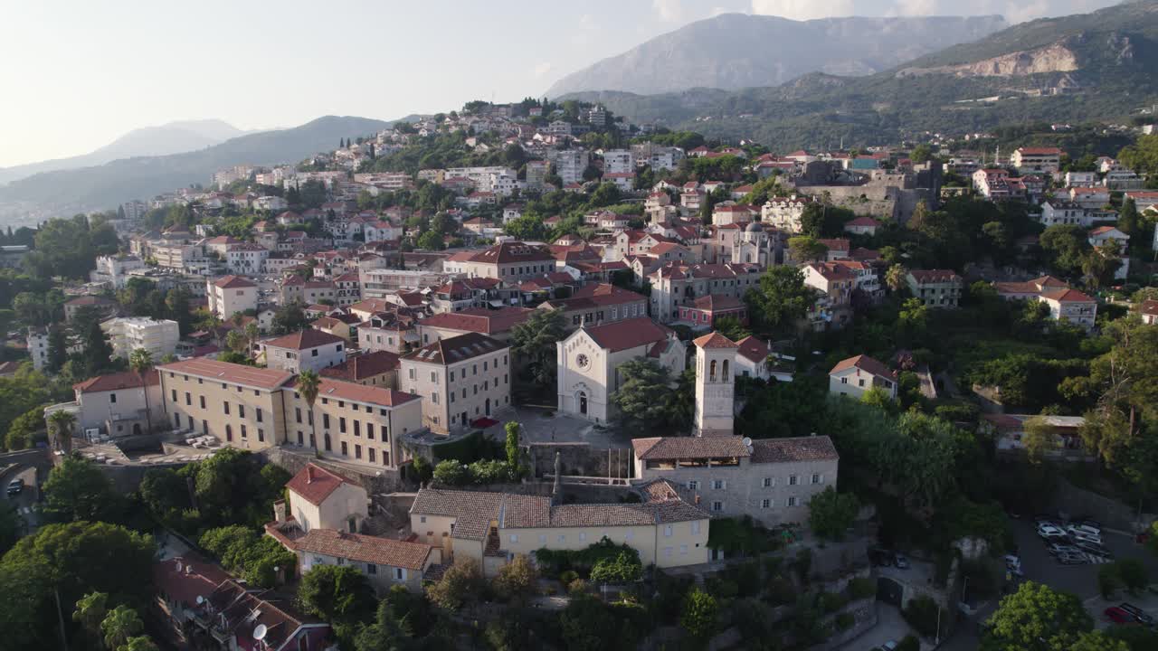iglesia de st joakim, herceg novi, montenegro: vista aérea de la ciudad histórica
