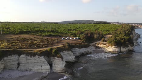 Drone-Aéreo-De-La-Costa-De-Las-Olas-Del-Mar