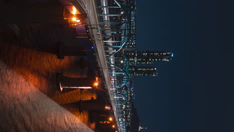 Tráfico-Nocturno-Del-Puente-Dongjak-En-El-Centro-De-La-Ciudad-De-Seúl---Panning-Hyperlapce