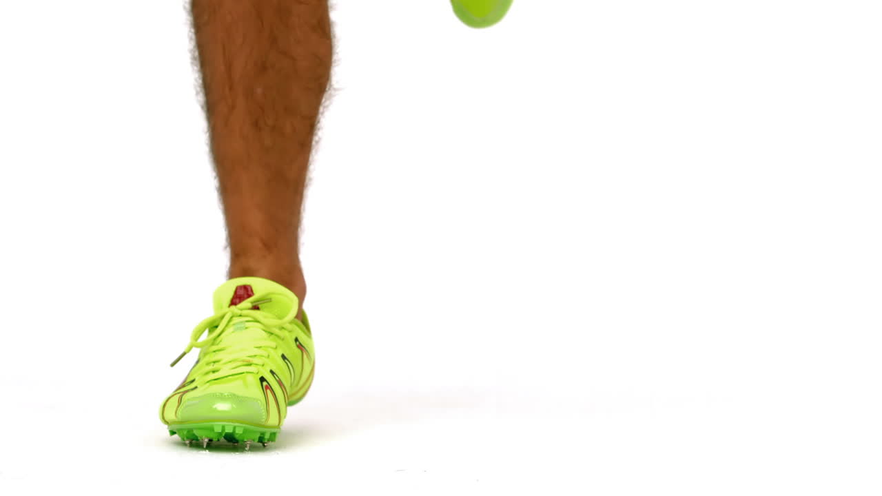 다리가 공중에 뛰어다닙니다.