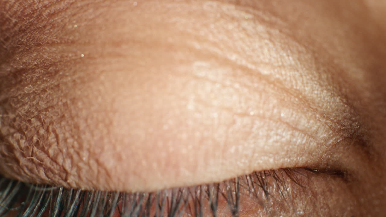 青い目,瞳孔の拡大,またはコンタクトレンズ