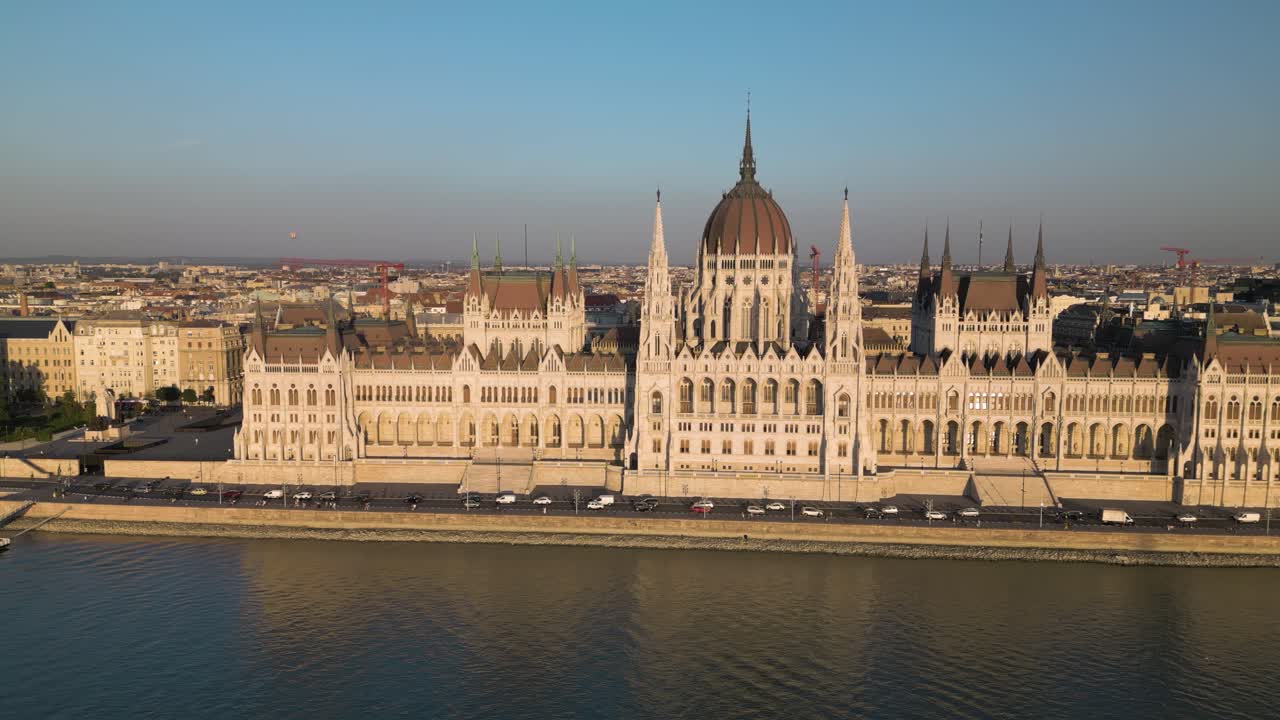 hermosa vista aérea del parlamento húngaro en budapest durante el día