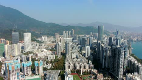 Vista-Aérea-Sobre-El-Horizonte-De-Shenzhen-En-Un-Hermoso-Día-Claro