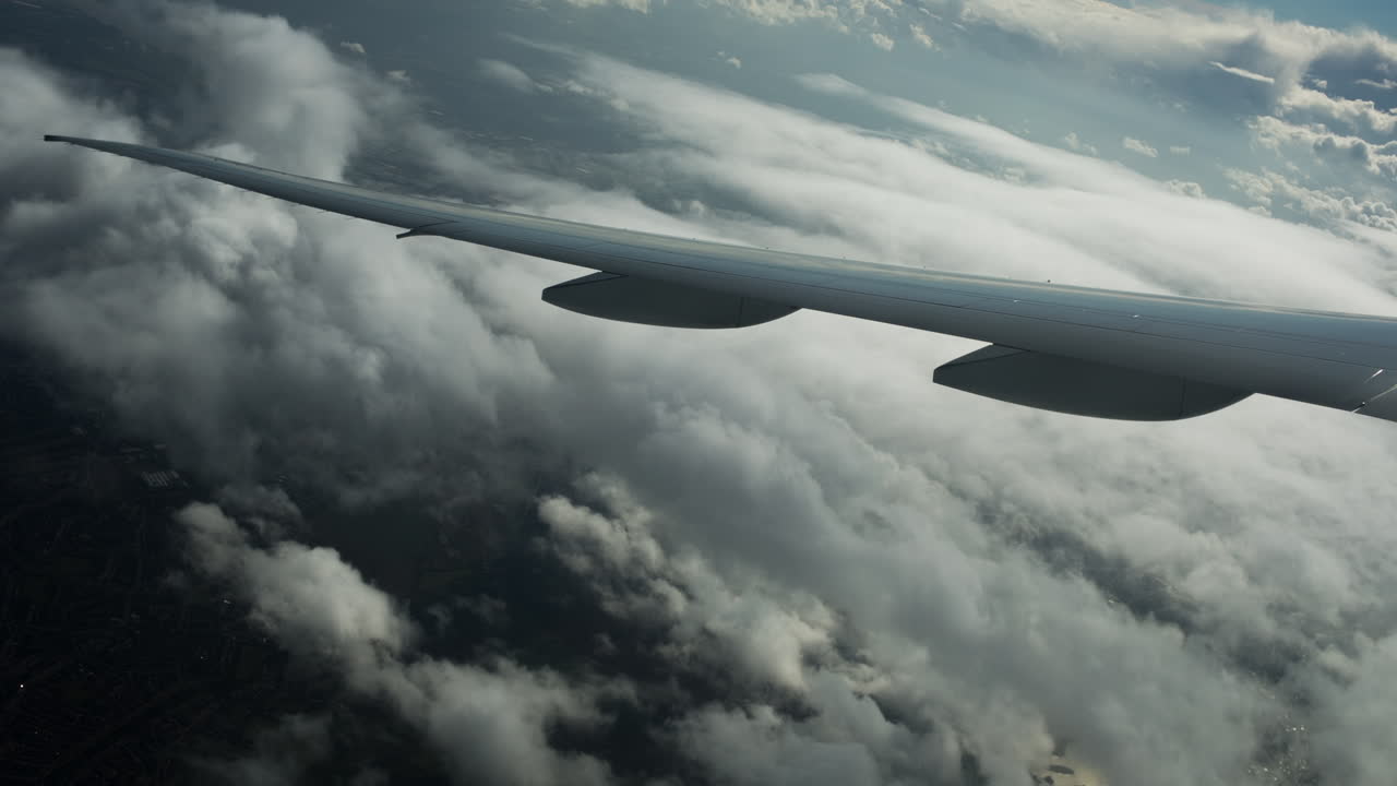 небо из окна самолета