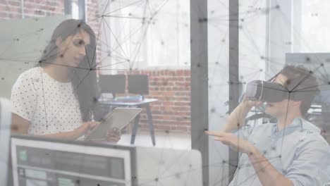 animación de la red de conexiones sobre personas de negocios que trabajan en la oficina