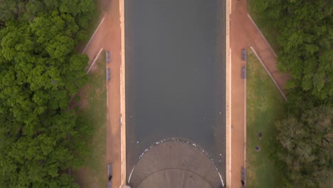 Vogelperspektive-Des-Reflektierenden-Teichs-Im-Hermann-Park-In-Houston,-Texas