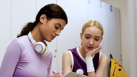 Teenagers-in-the-locker-room