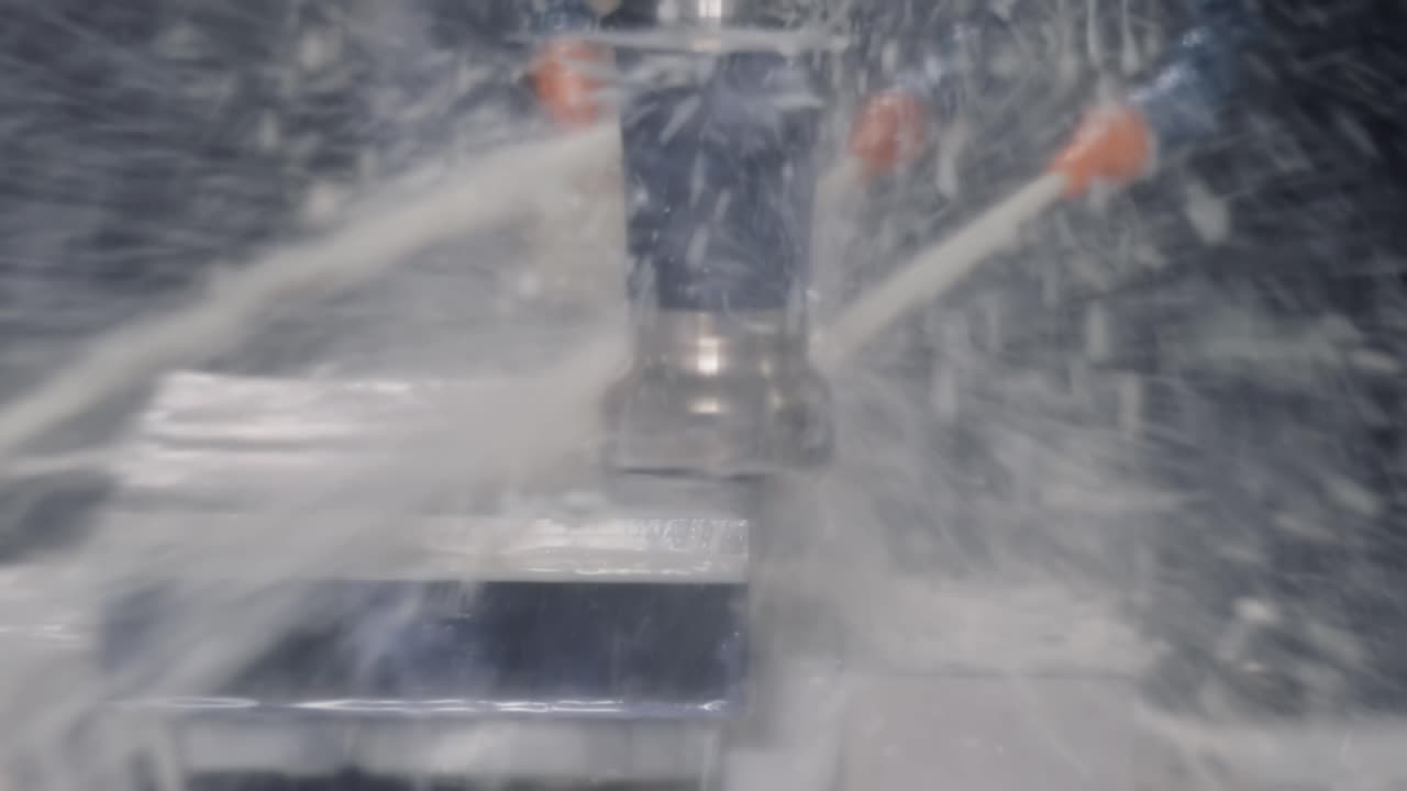 금속 가공 cnc 밀링 기계. 금속 절단 현대 가공 기술.