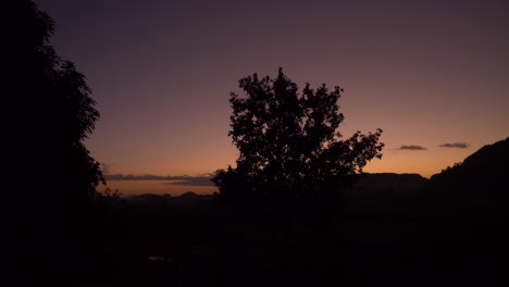 Sonnenaufgang-In-Viñales-Im-Schnellvorlauf