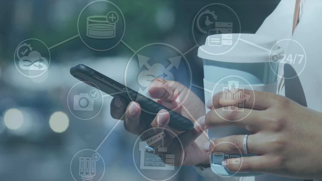 스마트 폰을 사용하는 여성의 중간 부분 위에 디지털 아이콘 네트워크의 애니메이션