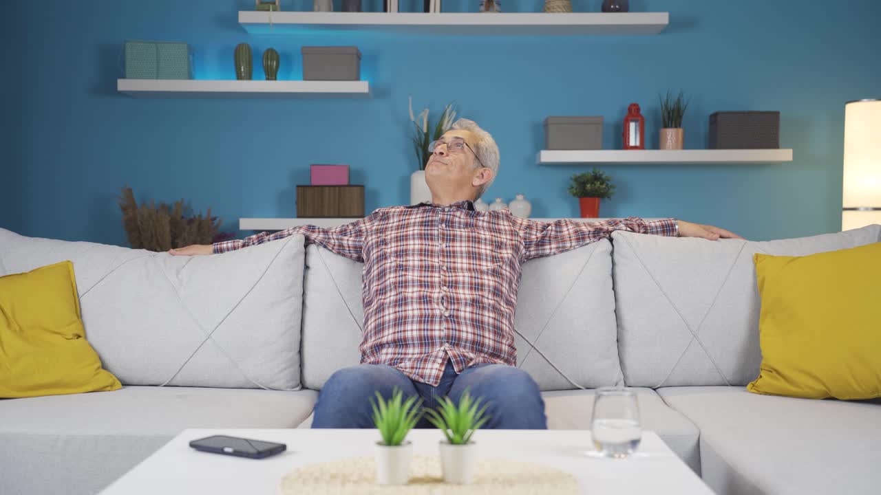 조용하고 평화로운 사람.