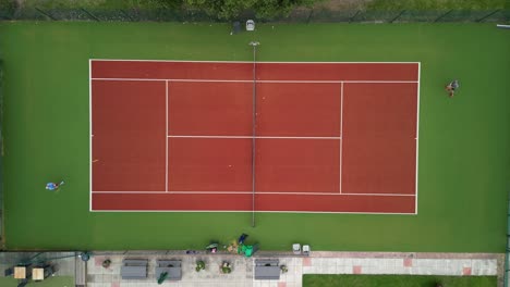 Tennis-Rallye,-Luftdrohne-über-Dem-Kopf