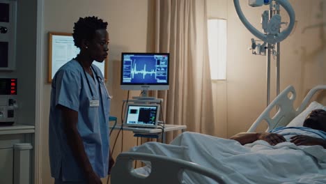 escena del hospital con el paciente y el personal médico