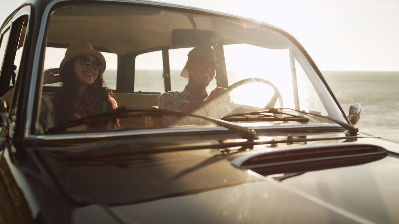 Roadtrips und romantische Fahrten.