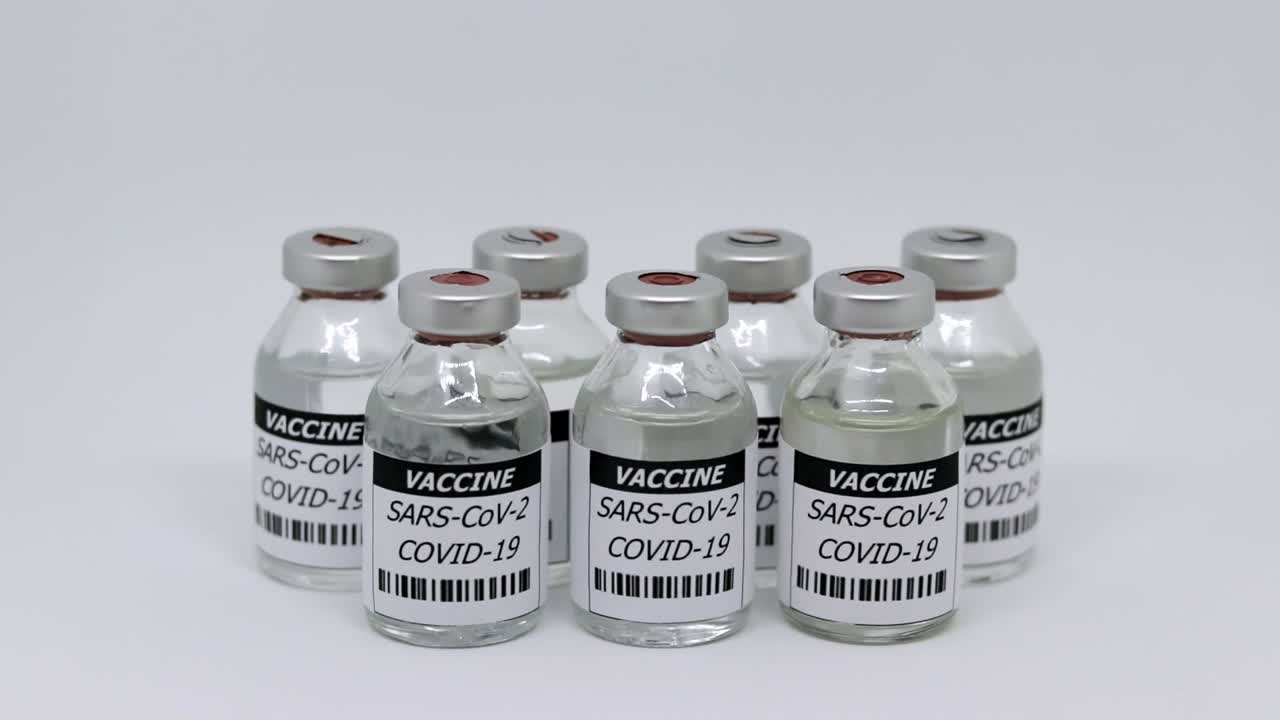 코로나 바이러스 백신 주사 약병 - 의약품 병 - 돌리인 샷