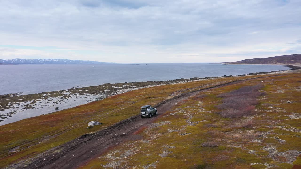 오프로드 관광차 타기 오프로드 고원 여행과 휴가, 외 ⁇  지역의 모험.