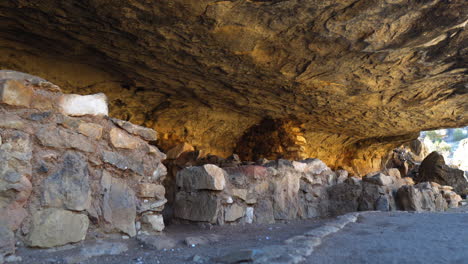 restos de la pared de la vivienda del acantilado en walnut canyon