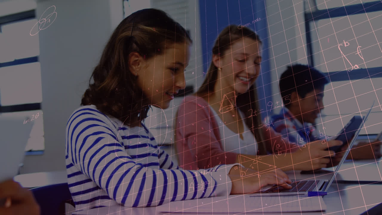 animación de fórmulas matemáticas sobre los alumnos en el aula