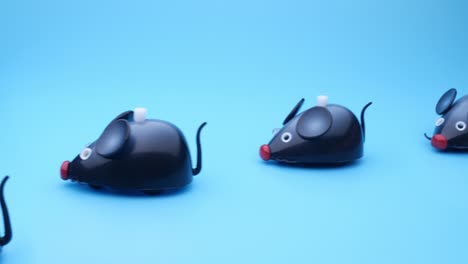 clockwork mice toys.