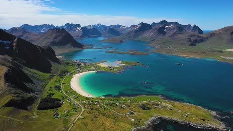 beach lofoten islands es un archipiélago en el condado de nordland, noruega.