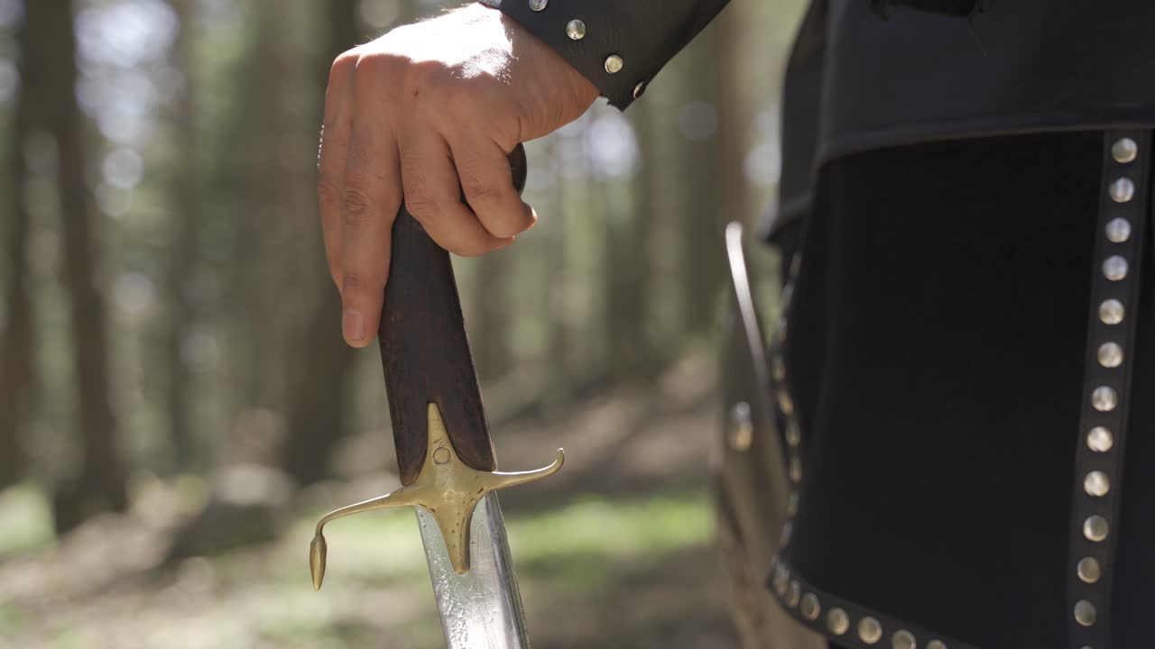 la espada simbólica.