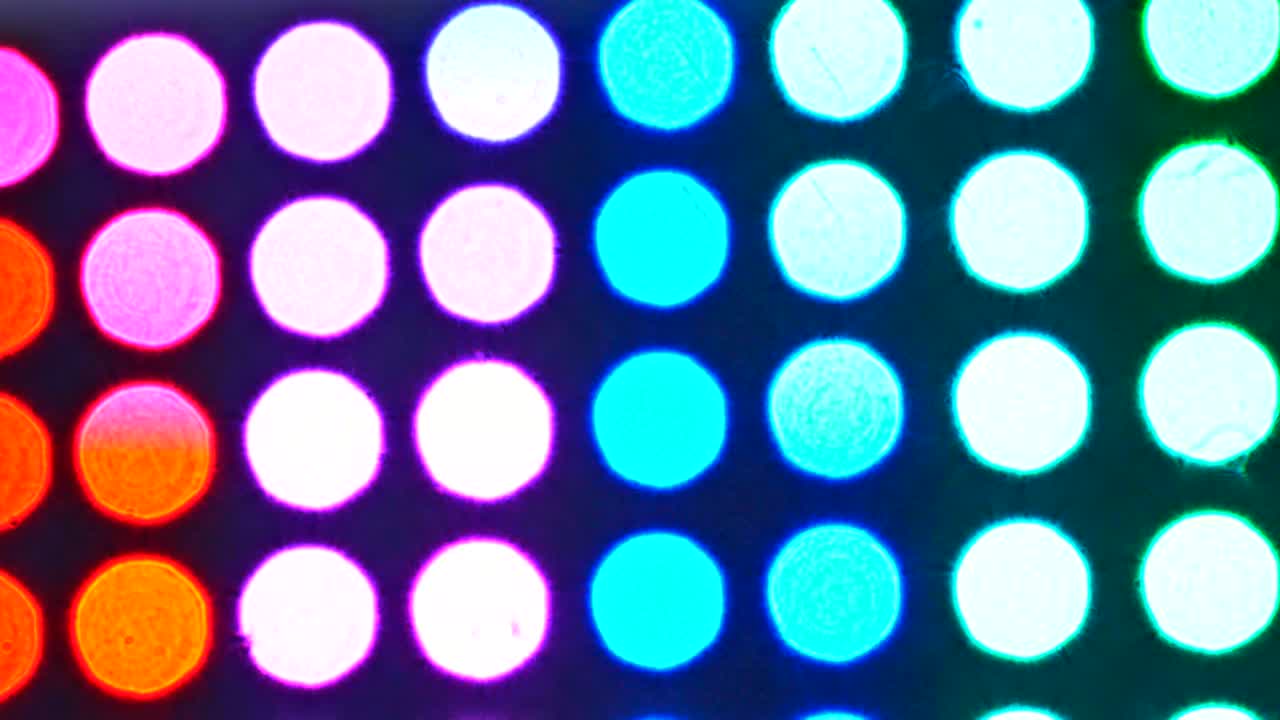 Abstraktní bokeh světlo, barevné rozostřené pozadí.