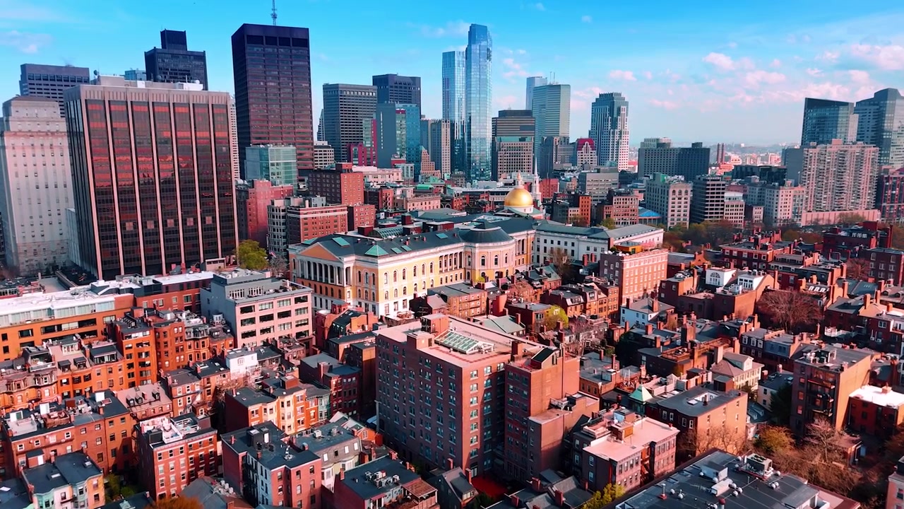 Paisaje urbano variado de la ciudad moderna. Tomas de dron sobre Boston, Massachusetts, EE. UU.