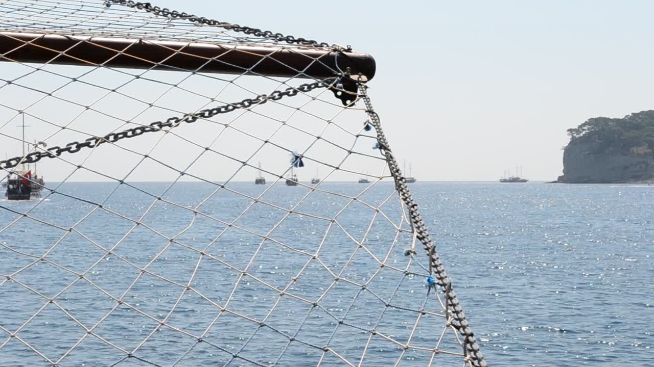 La nave in mare