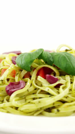primer plano de pasta cocida en un plato