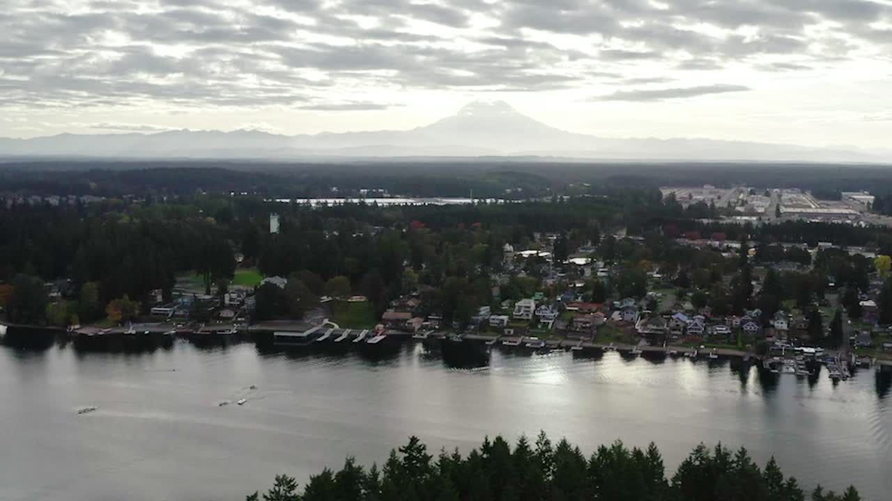 volcán monte más lluvioso y parque nacional del lago americano en washington, estados unidos