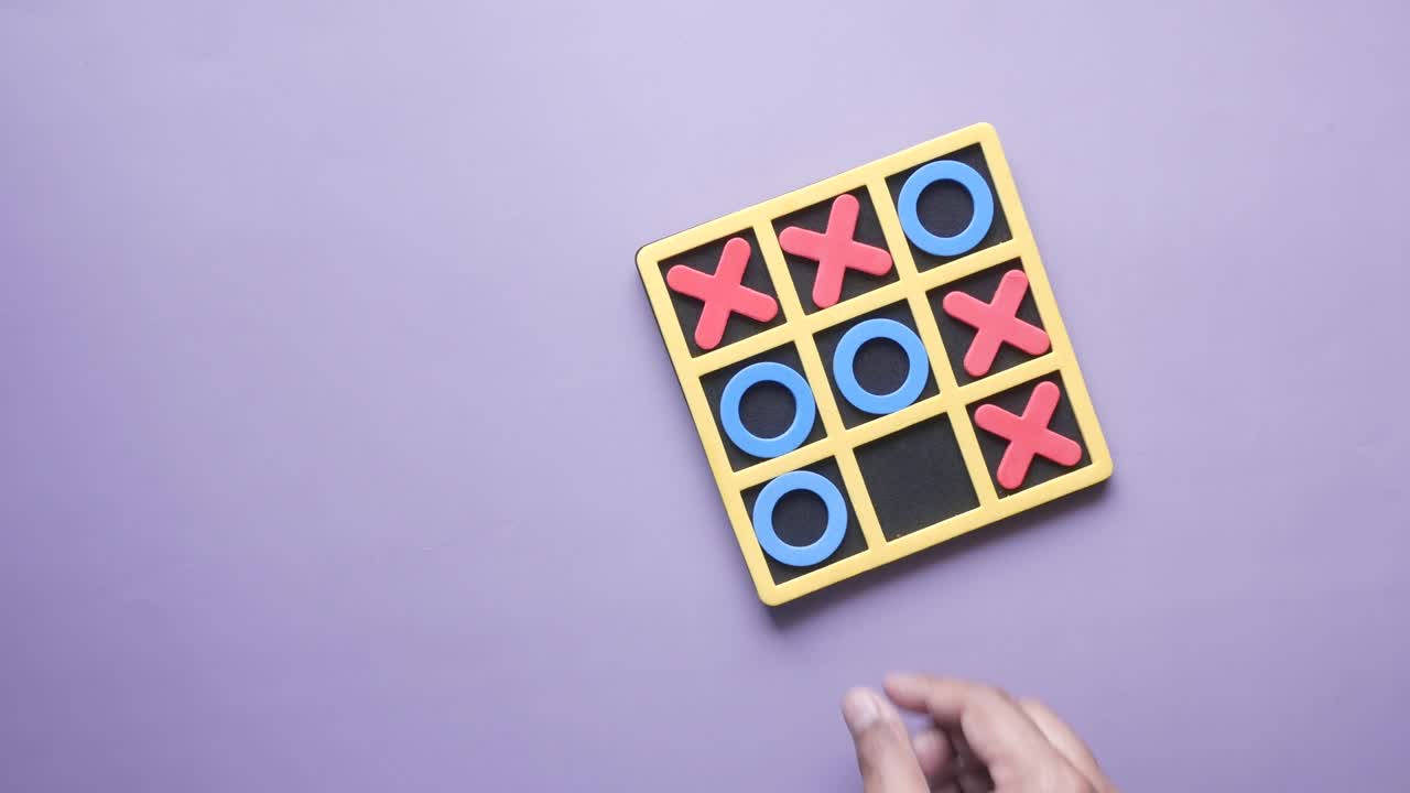 juego de mesa de interacción infantil de ocio en amarillo