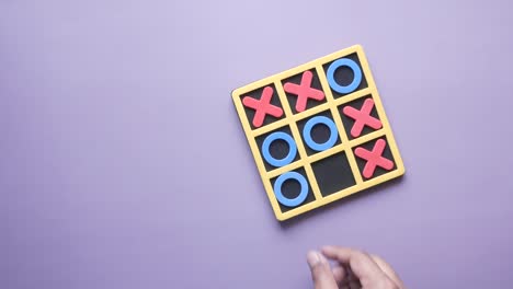 juego de mesa de interacción infantil de ocio en amarillo