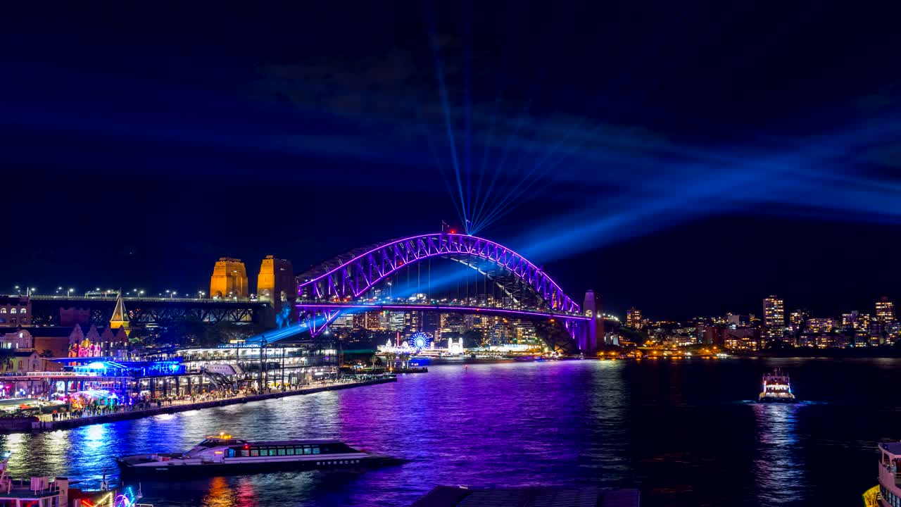 생생한 시드니 축제 기간 동안 시드니 하버 브릿지