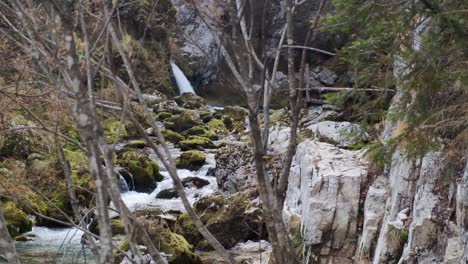 Walking-and-hiking-to-the-Blue-Eye-in-Theth-around-the-Albanian-Alps