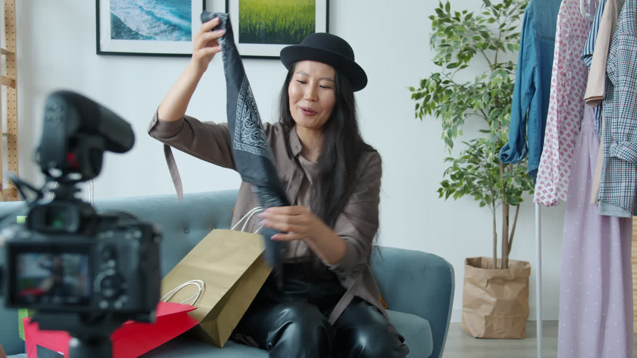 Fashion Blogger Unboxing and Review