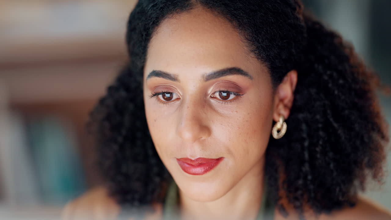 negocios, pensamiento y mujer con ideas